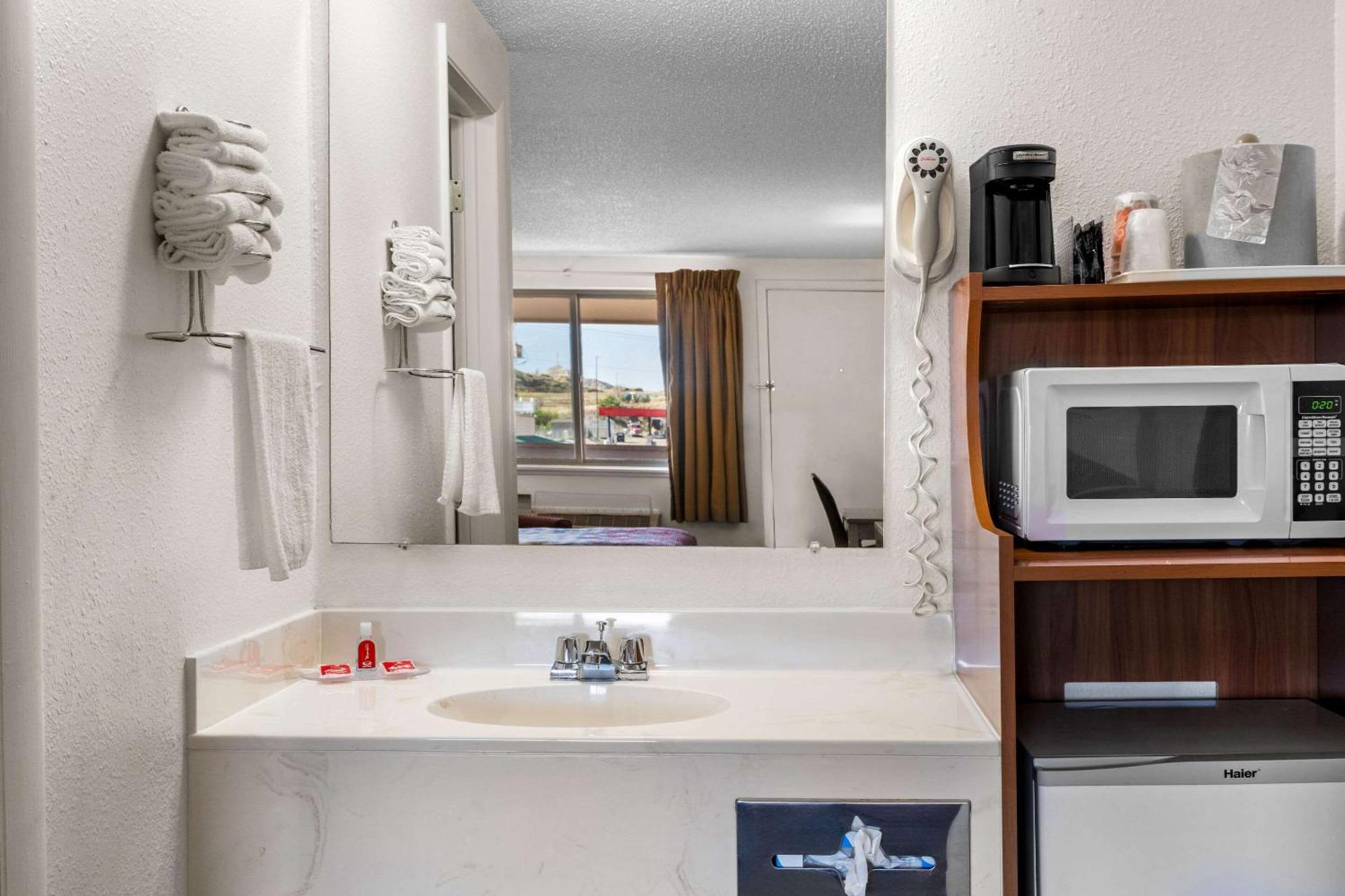 Econo Lodge Miles City Eksteriør billede