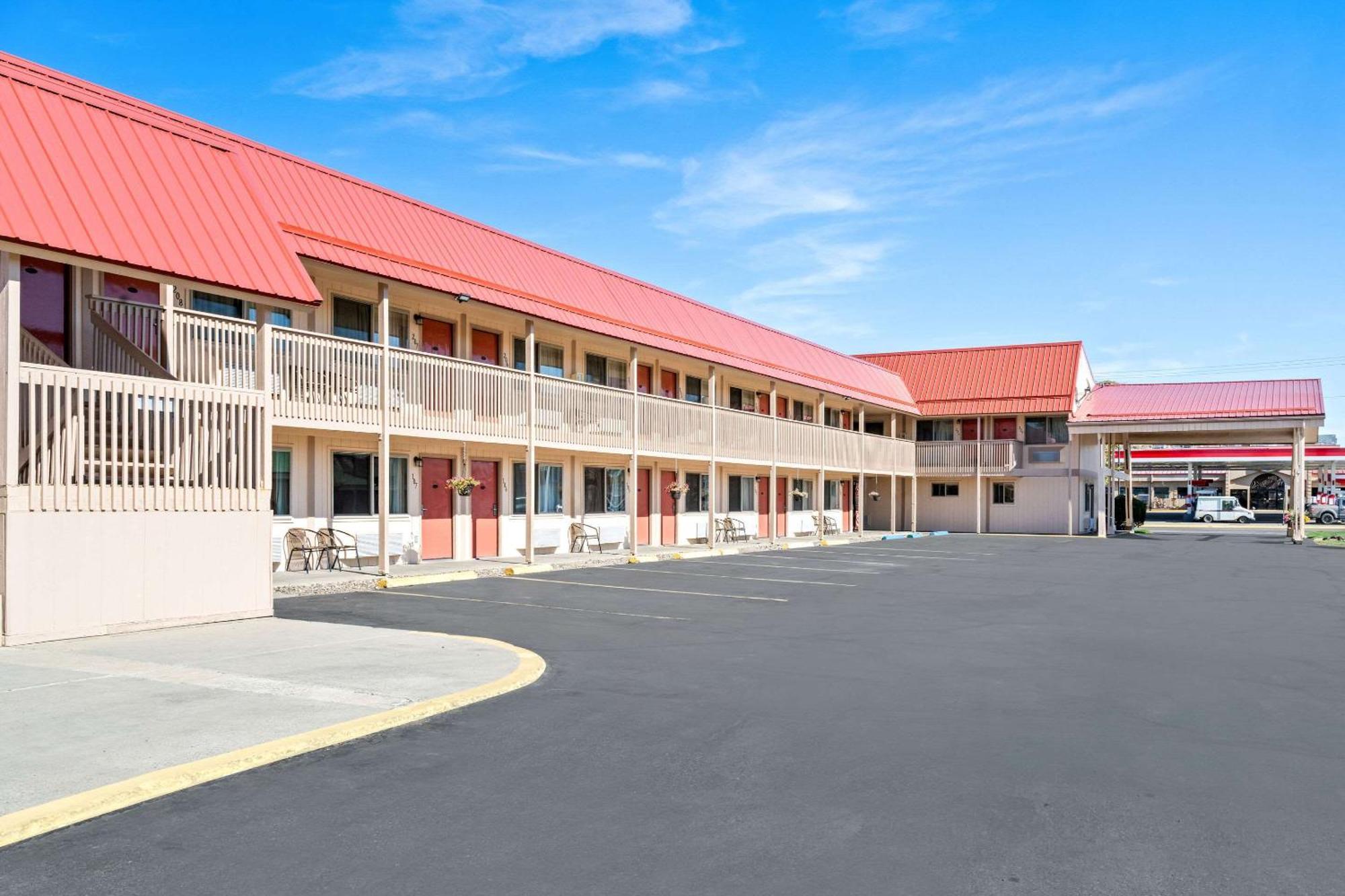 Econo Lodge Miles City Eksteriør billede